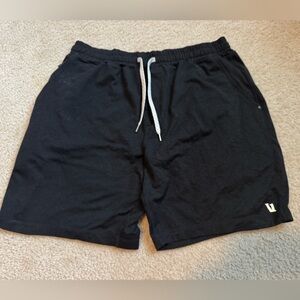 Vuori Black Ponto Performance Short 7”